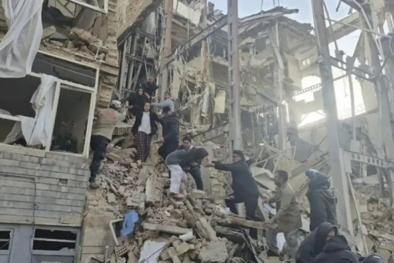 یکی از مخالفان جمهوری اسلامی: ایران ما را دارند کلنگ می‌زنند