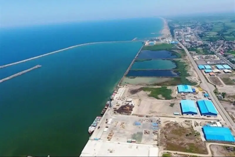 استمرار تأمین کالاهای اساسی و مواد اولیه در منطقه آزاد انزلی