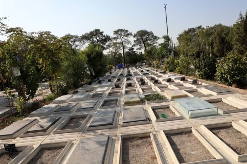 تدفین پیکر شهدا در قطعه 42 بهشت زهرا(س)