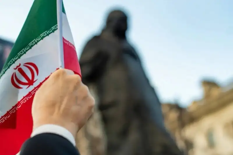 فروش سلاح به دولت‌های متجاوز به ایران را متوقف کنید