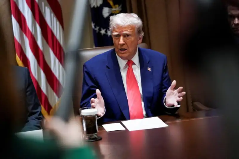 واکنش ترامپ به افزایش قیمت نفت و بنزین