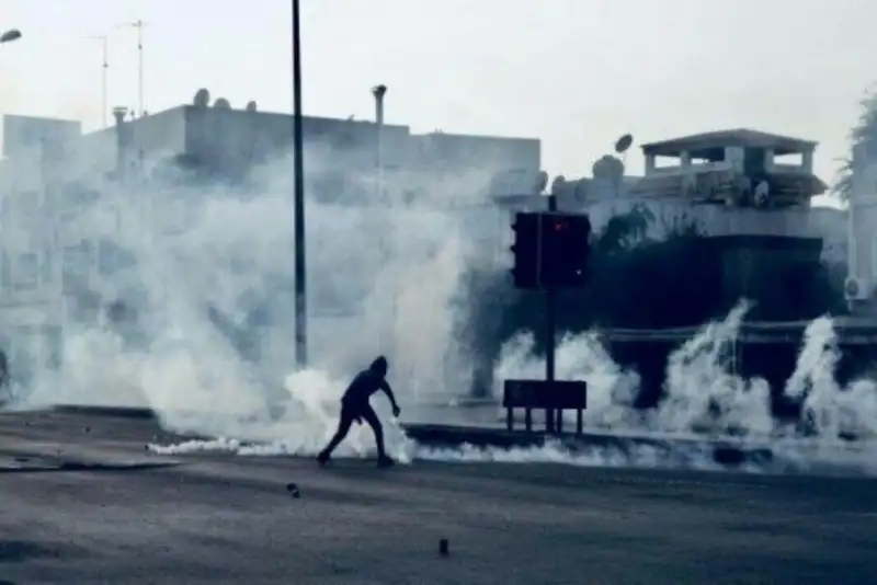 دستگیری 4 شهروند بحرینی به جرم انتشار ویدیوهای ابراز همدلی با ایرانیان