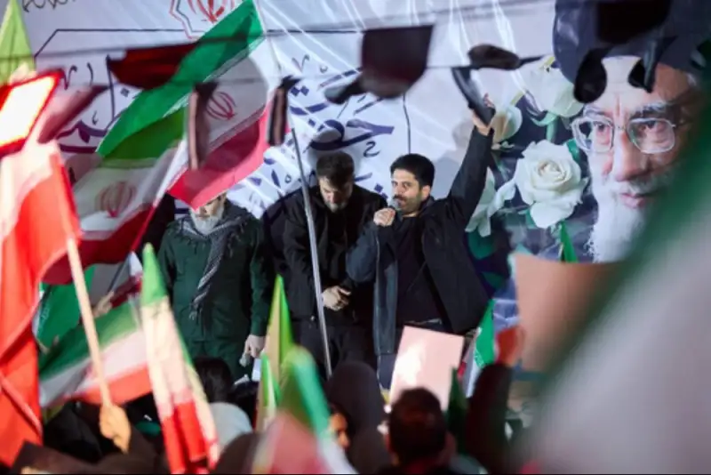 امشب مداحان مشهور در این میدان‌ها حضور دارند