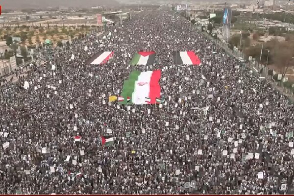 با طوفان بشری مردم یمن به حمایت از ایران برخاست