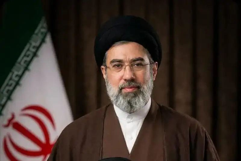 آیت الله سیدمجتبی خامنه‌ای با رأی مجلس خبرگان سومین رهبر انقلاب اسلامی ایران شد