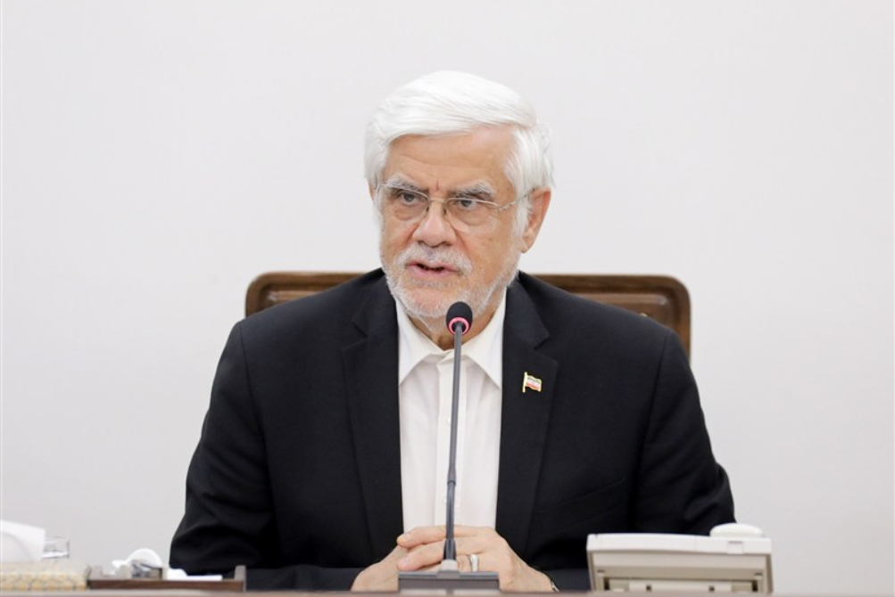 عارف: با آیت‌الله سید مجتبی خامنه‌ای بیعت و اعلام وفاداری می‌کنیم