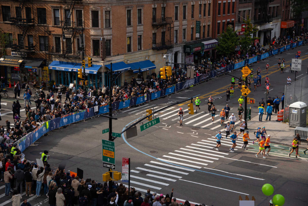 تصمیم عجیب برای دو ماراتن ؛ به خط پایان نرس اما مدال بگیر!