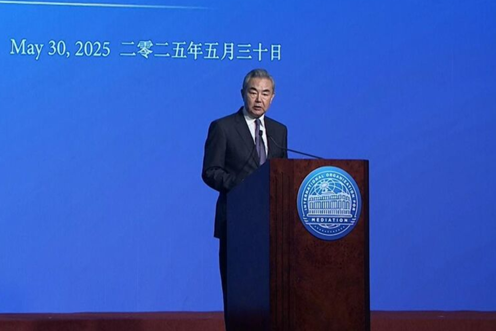 چین بر آتش‌بس فوری در منطقه خلیج فارس تاکید کرد