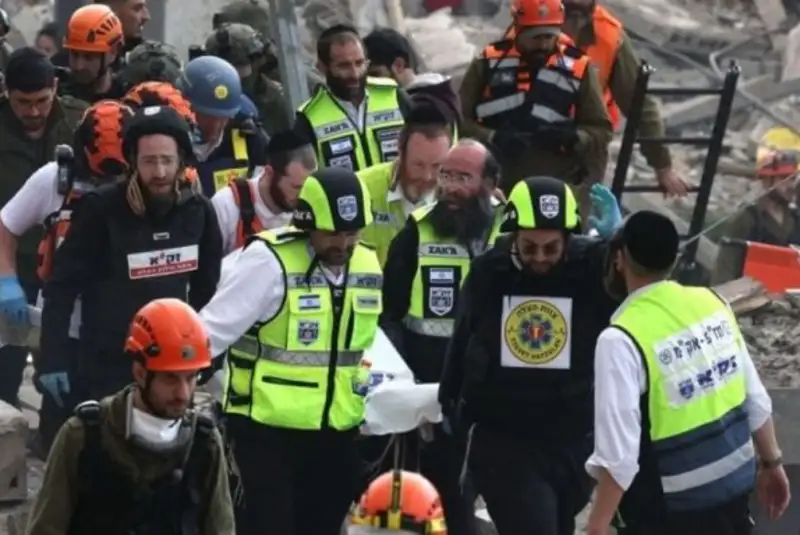 فرار سخنگوی ارتش رژیم صهیونیستی به پناهگاه از ترس موشک‌های ایران