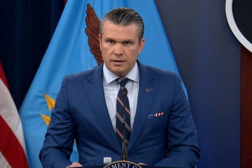 وزیر جنگ آمریکا: روسیه در جنگ با ایران دخالت نکن