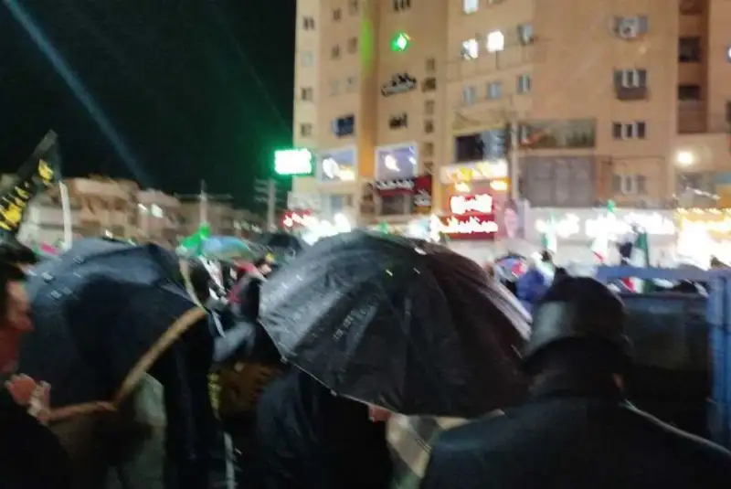 تجمعات شبانه ملت ایران زیر برف و باران