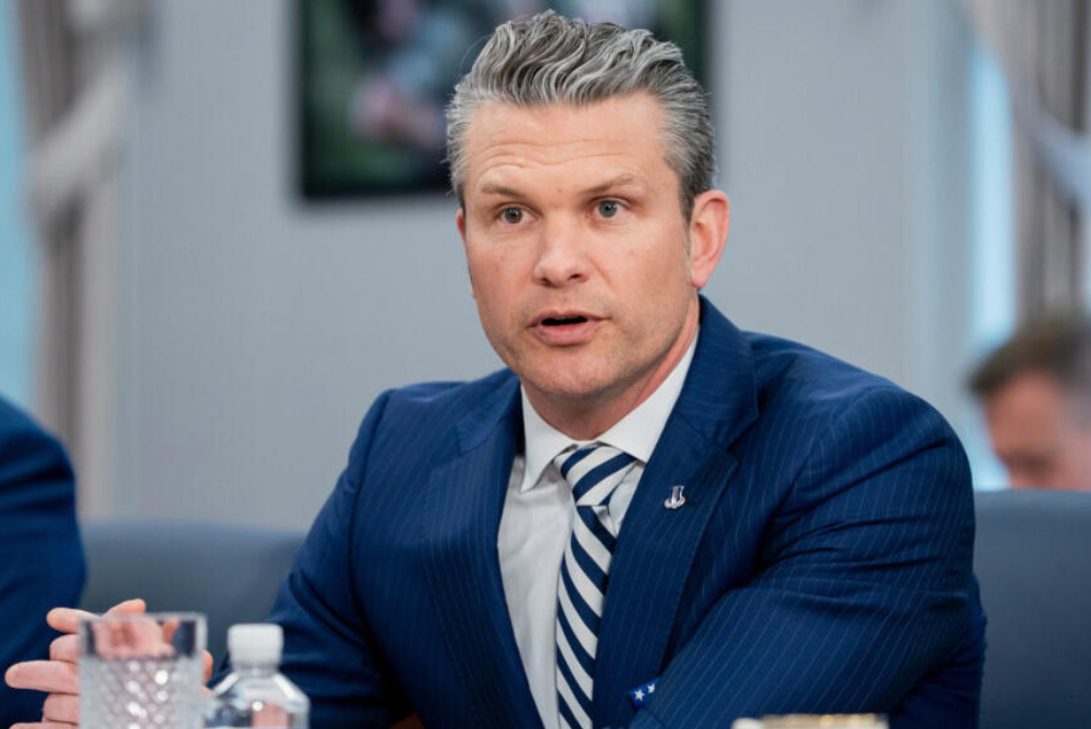 ادعای وزیر جنگ آمریکا در پی حمله به شناورهای ایرانی