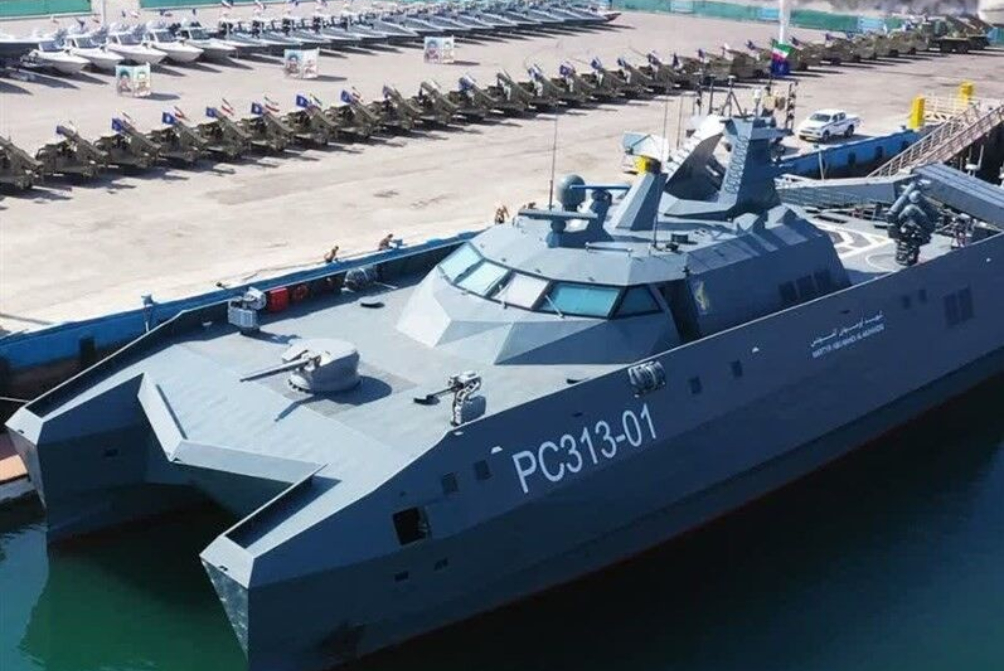 دو کشتی صهیونیستی در تنگه هرمز مورد هدف آتش سپاه قرار گرفت