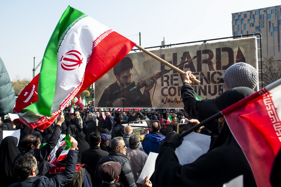 گزارش تصویری اختصاصی نورنیوز ازتشییع پیکر 35 شهید جنگ رمضان  در تهران