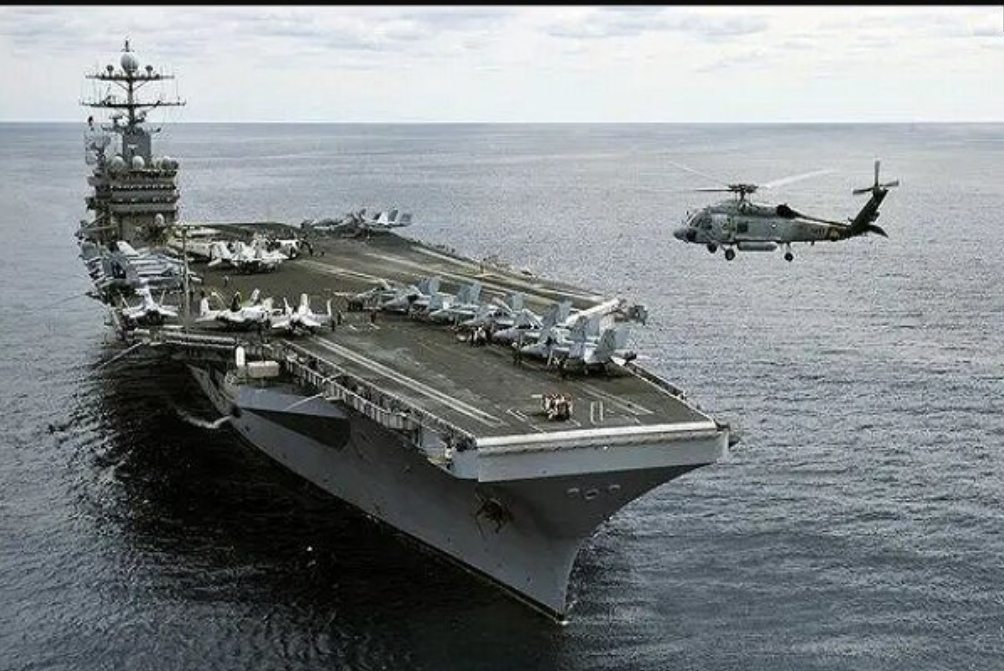 ناو «جرالد فورد» دچار آتش‌سوزی شد