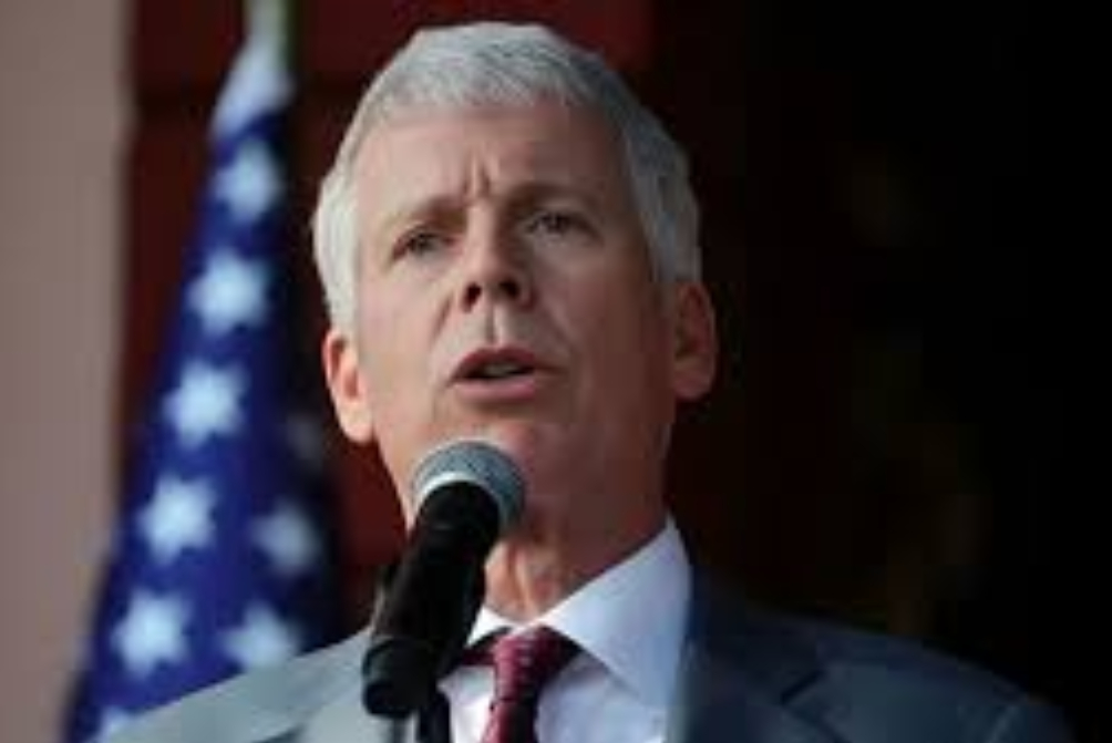 وزیر انرژی آمریکا: نیروی دریایی هنوز برای اسکورت نفتکش‌ها از تنگه هرمز آماده نیست