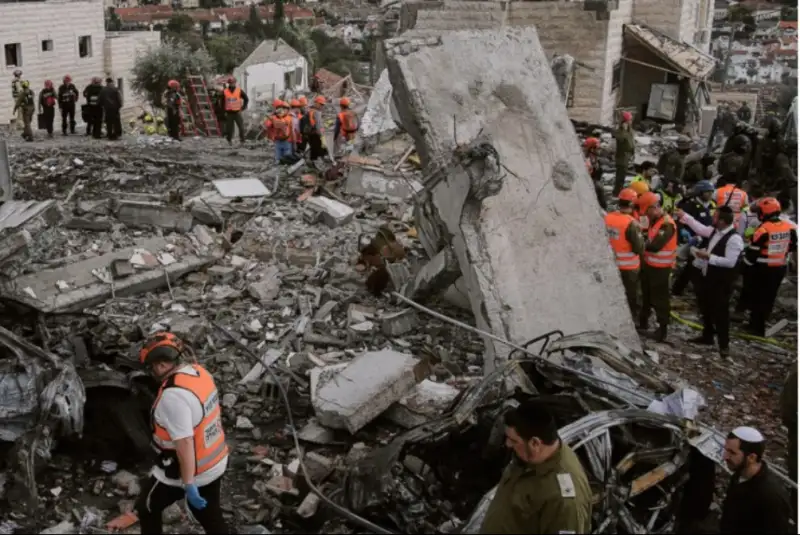 اصابت موشک‌های ایران به شمال فلسطین اشغالی؛ 59 صهیونیست زخمی شدند