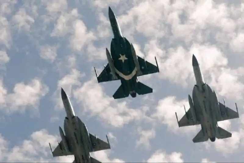 پاکستان از حملات هوایی جدید به افغانستان خبر داد