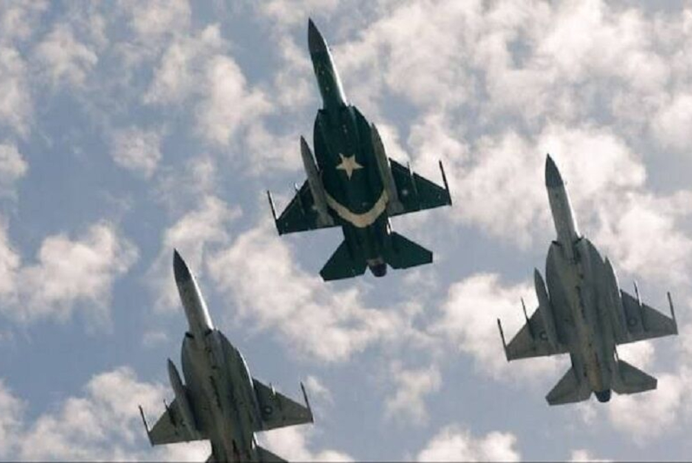 پاکستان از حملات هوایی جدید به افغانستان خبر داد