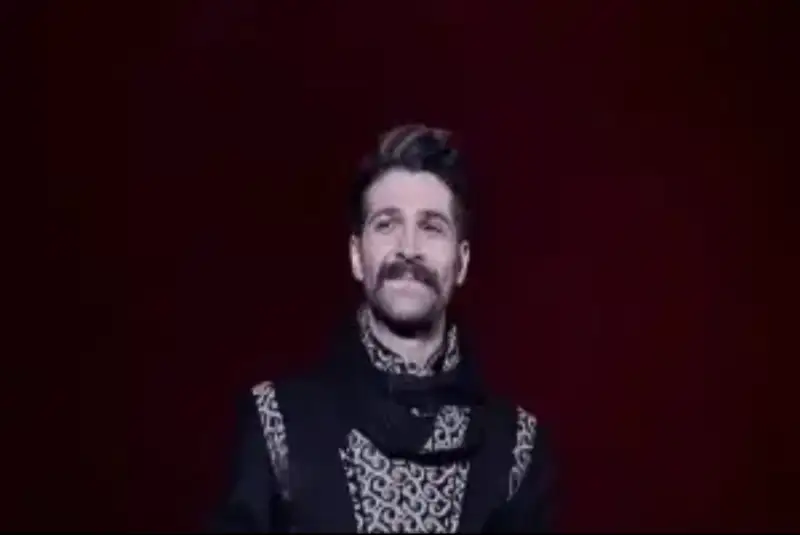 بدرقه حمید هیراد به خانه ابدی با همخوانی «آخر نماندی»+فیلم