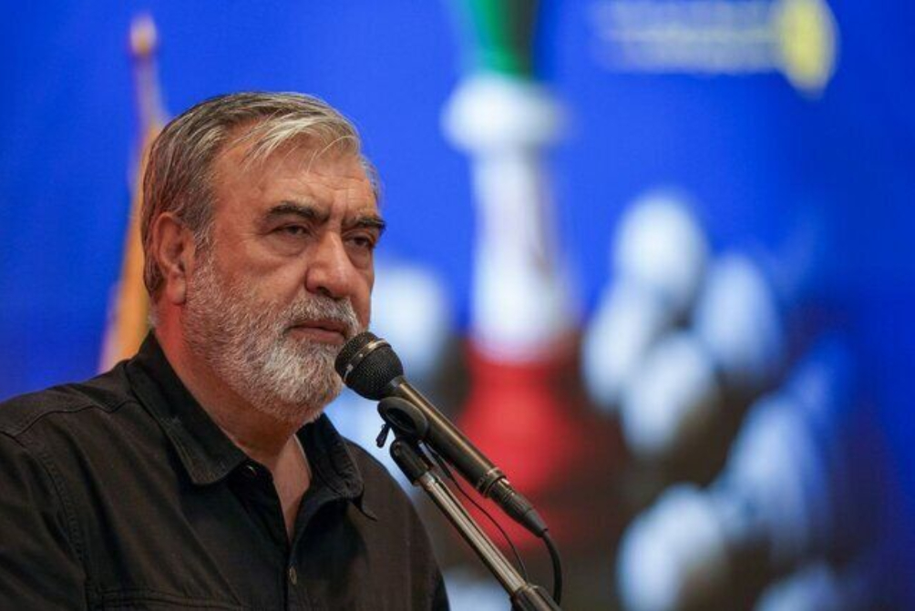 دشمن در مقابله با ملت ایران با در بسته مواجه شد