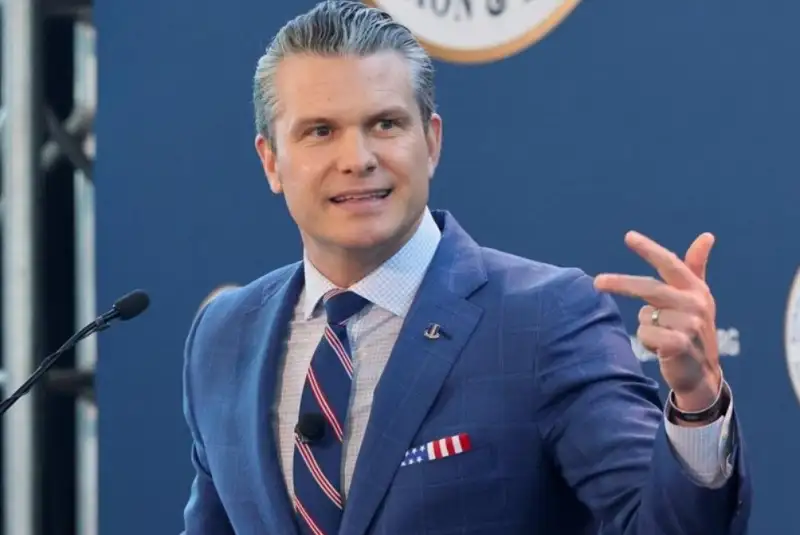 تلاش قانونگذاران دموکرات آمریکا برای برکناری هگست