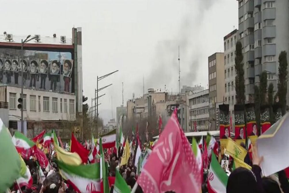 ביום ירושלים, תקיפה אווירית ישראלית בוצעה סמוך לעצרת בכיכר המהפכה במרכז טהרן.