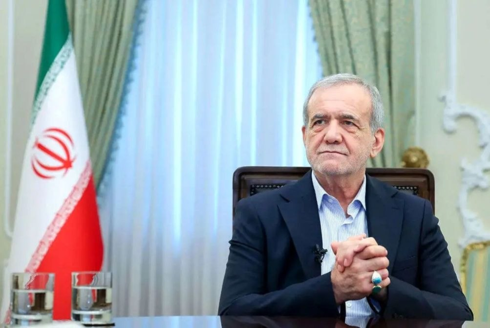 Пезешкиан заявил о полной приверженности указаниям Верховного лидера