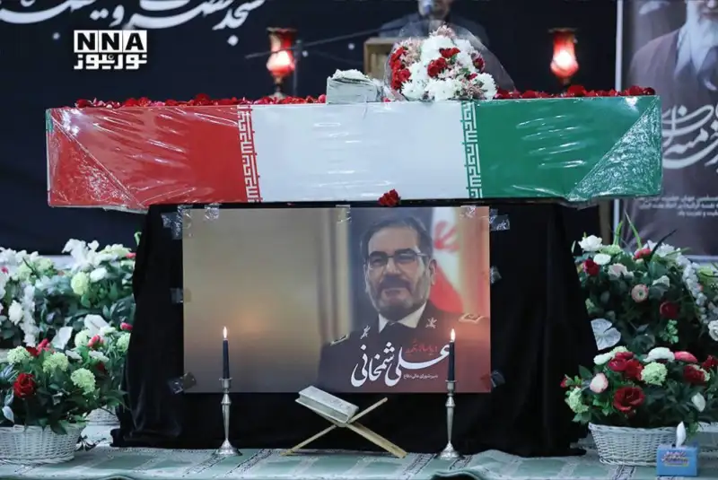 گزارش تصویری | مراسم وداع با دریا سالار شهید علی شمخانی در مسجد ولیعصر (عج) تهران