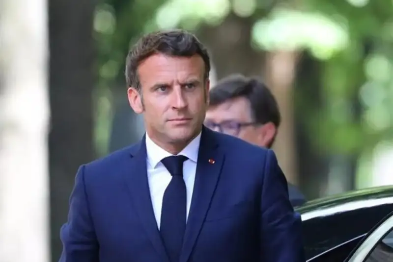 ماکرون: حزب الله باید فورا تشدید تنش‌ها را متوقف کند