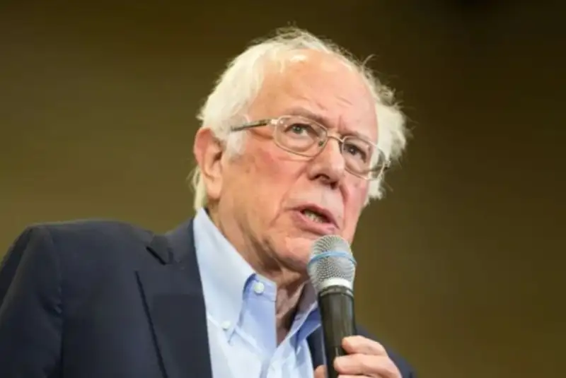 سندرز: ترامپ نمی داند چطور از جنگ با ایران خارج شود