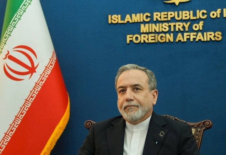 Iran urges its neighbors to expel foreign aggressors