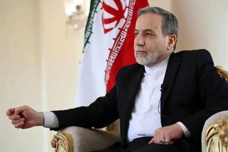 عراقچی: هرگز درخواست آتش‌بس و مذاکره ندادیم