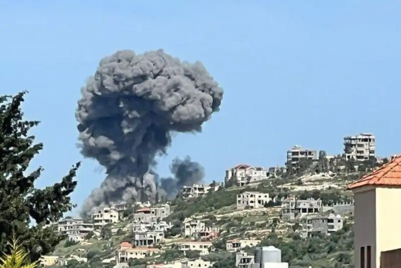 حمله اسرائیل به جنوب لبنان 10 شهید و 13 زخمی برجای گذاشت