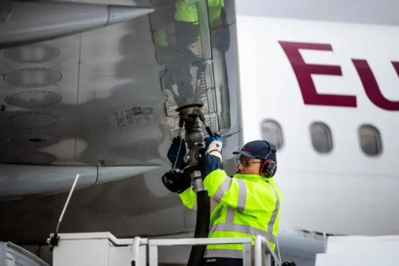 جهش 140 درصدی قیمت سوخت هواپیما در پی بسته ماندن تنگه هرمز