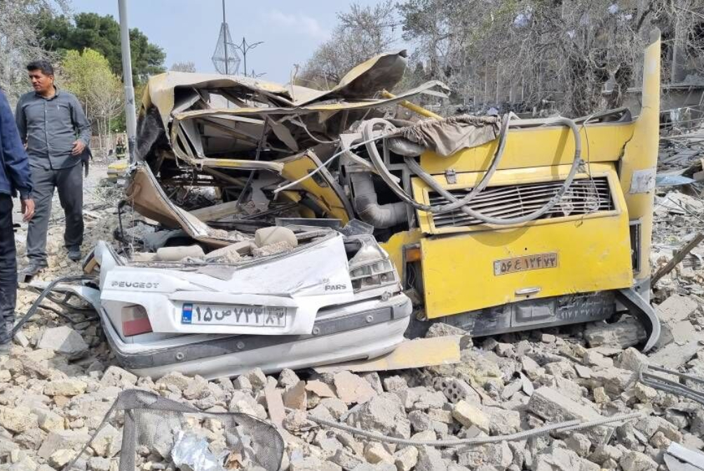 حمله هوایی به خیابانی در شیراز؛ چند شهروند شهید و زخمی شدند