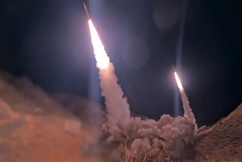 موج‌ 63 عملیات وعده صادق 4؛ پاسخ متقابل نیروهای مسلح تاسیسات آمریکایی را به آتش کشید