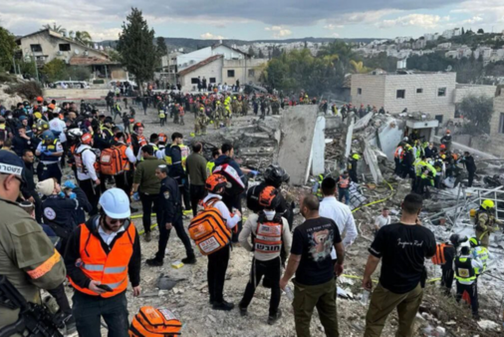 شبکه 13 اسرائیل اعتراف کرد: ارتش از انتشار اخبار اصابت‌ها جلوگیری می کند