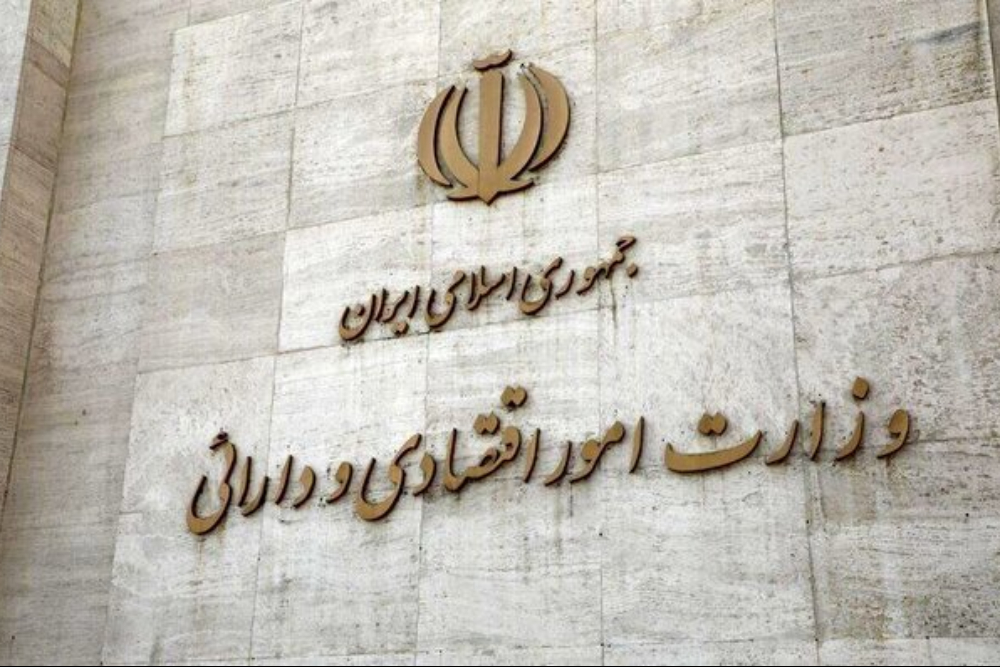 با تمام توان در کنار مردم و فعالان اقتصادی در دوران جنگ ایستاده‌ایم