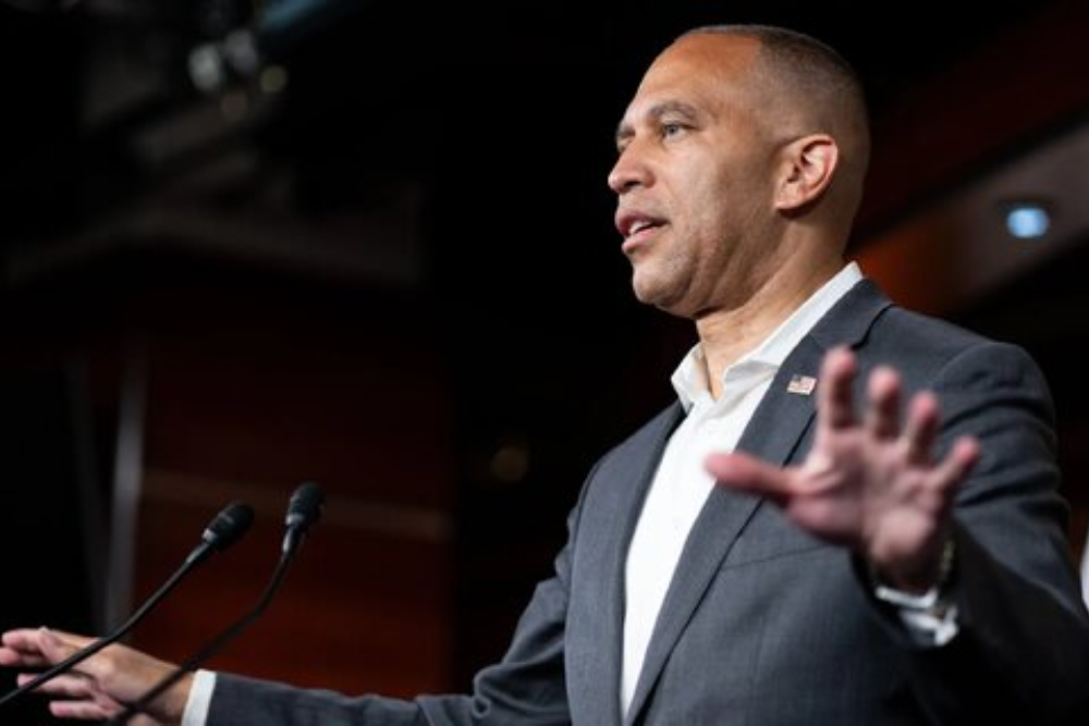 حکیم جفریز: دولت ترامپ توضیحی برای جنگ با ایران ندارد