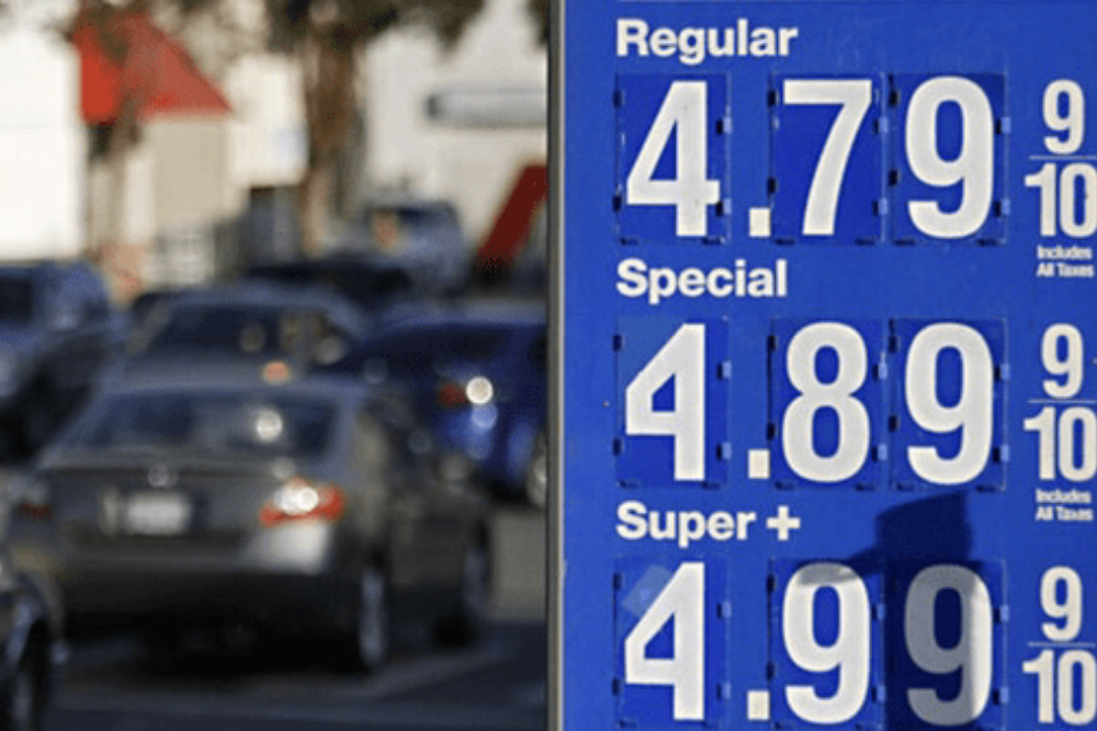 عصبانیت تحلیلگر بلومبرگ از آمریکا: در بازار مداخله نکن