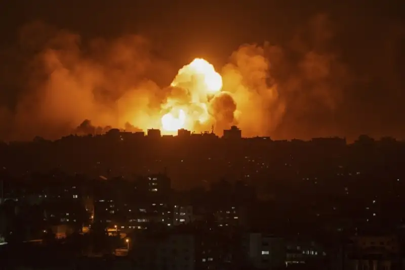 شلیک همزمان موشک از ایران و لبنان به سمت صهیونیست‌ها