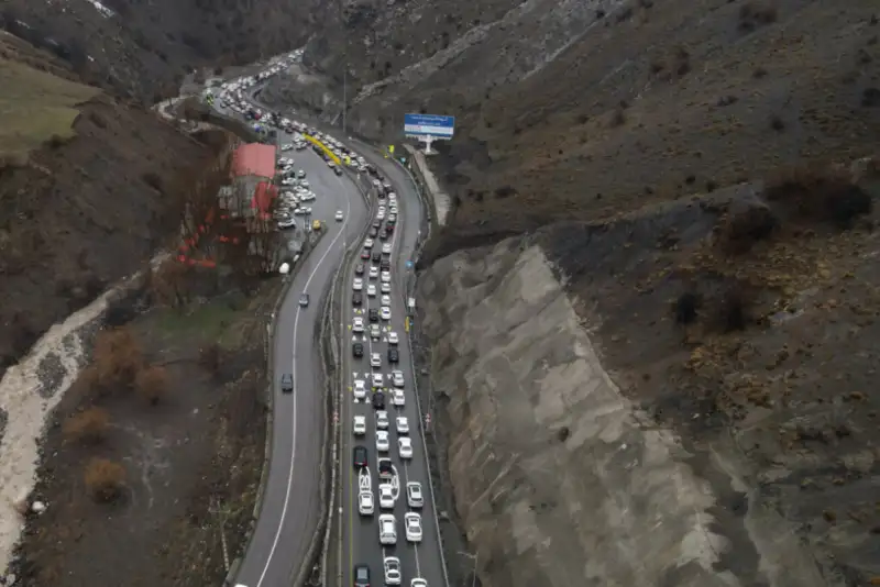 ترافیک سنگین در چالوس؛ برف و باران در کمین مسافران شمال