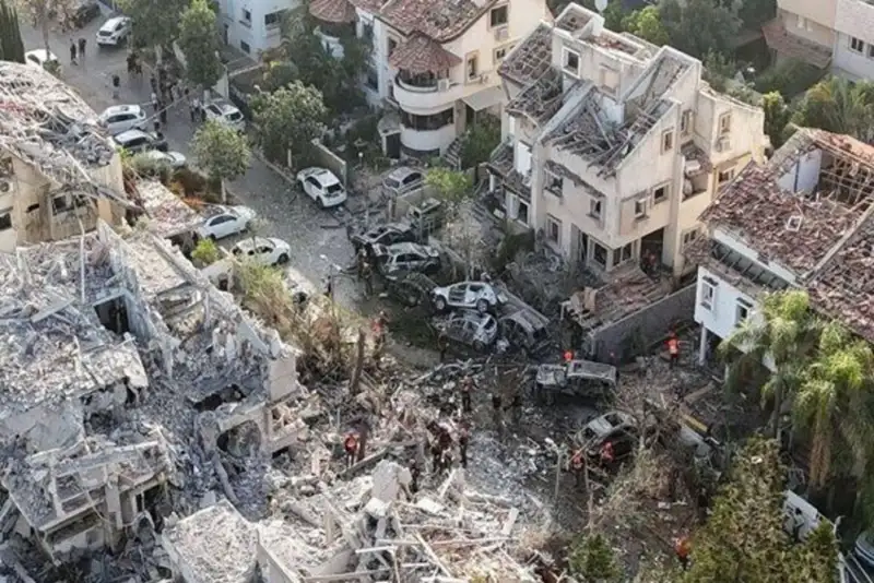 تداوم حملات موشکی به اسرائیل / انتقال صدها صهیونیست مجروح به بیمارستان