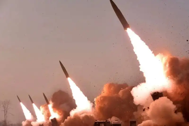 موج‌ 64 عملیات وعده صادق 4 ادامه دارد/حمله موشکی به سرزمین‌های اشغالی وپالایشگاه های حیفا