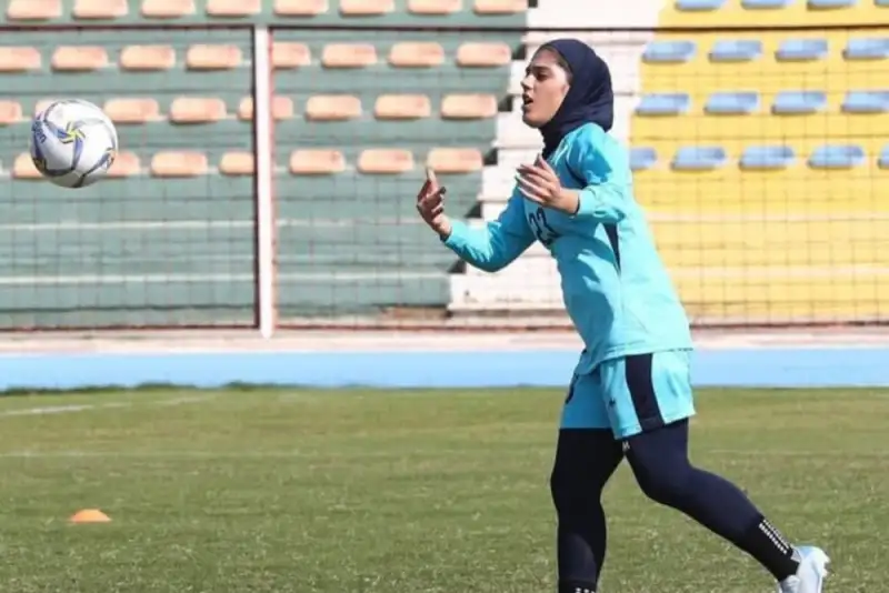 صادقی: حتی زیر آتش موشک هم وطن را رها نمی‌کنیم