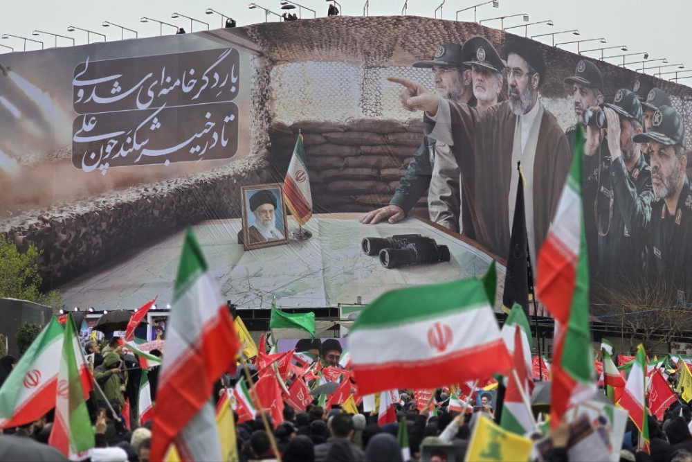 برگزاری ویژه برنامه تحویل سال نو در میدان انقلاب