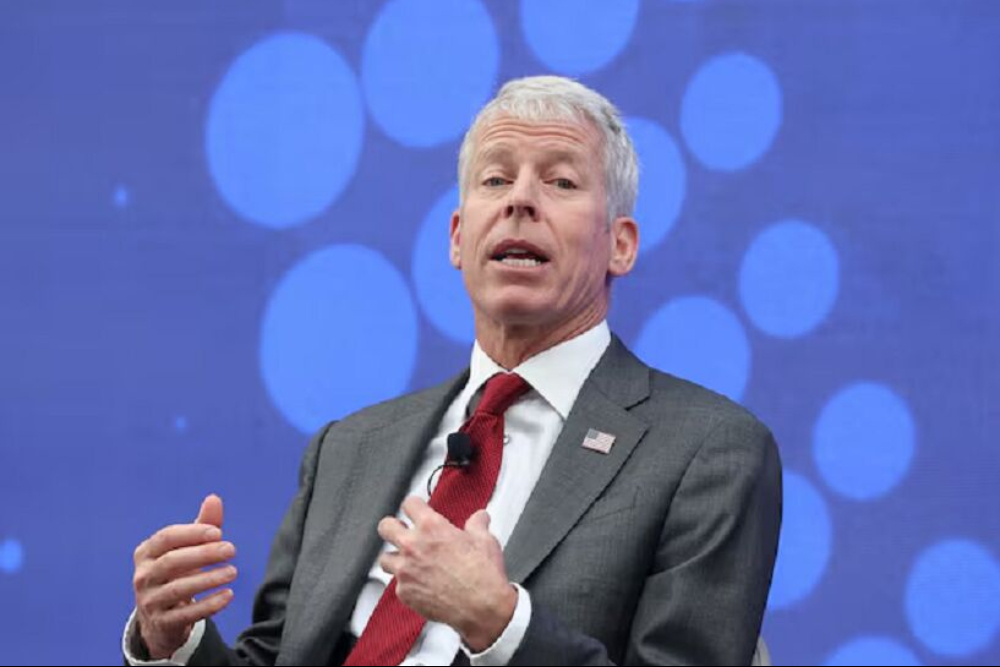 وزیر انرژی آمریکا: در فرآیند توزیع هماهنگ نفت مشارکت می‌کنیم