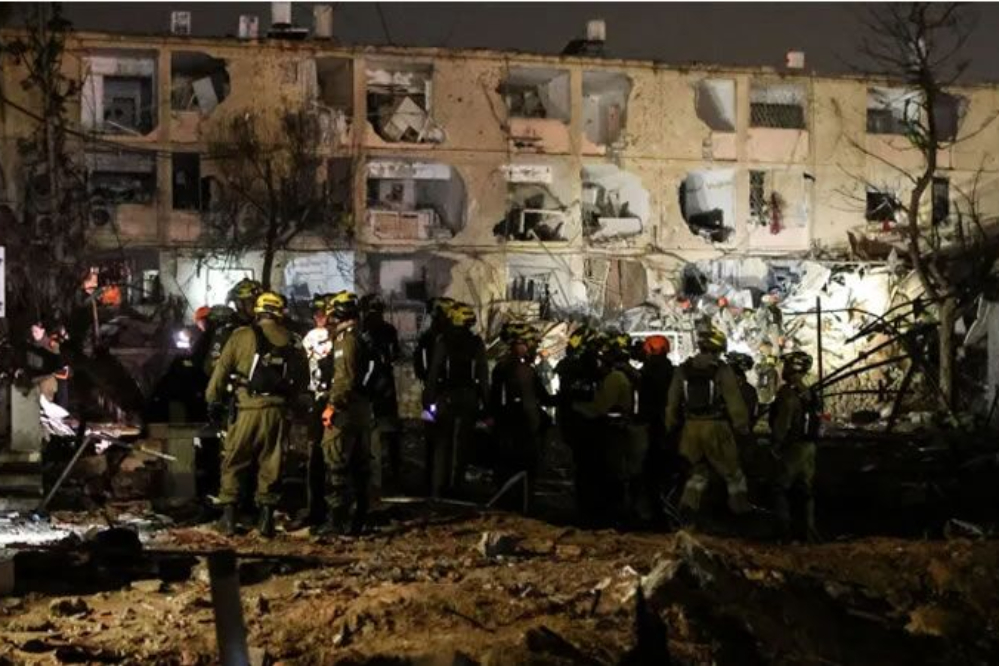 ساکنان تل آویو هراسان به پناهگاه ها هجوم بردند