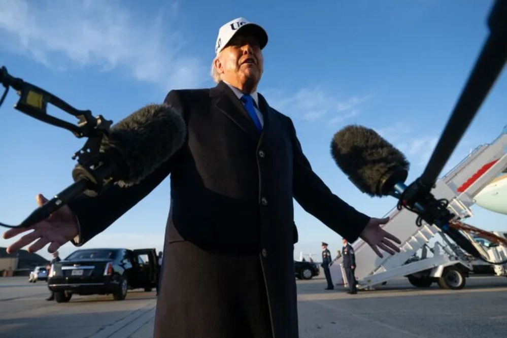 اعتراف رسانه صهیونیستی به تلاش ترامپ برای خروج از باتلاق جنگ